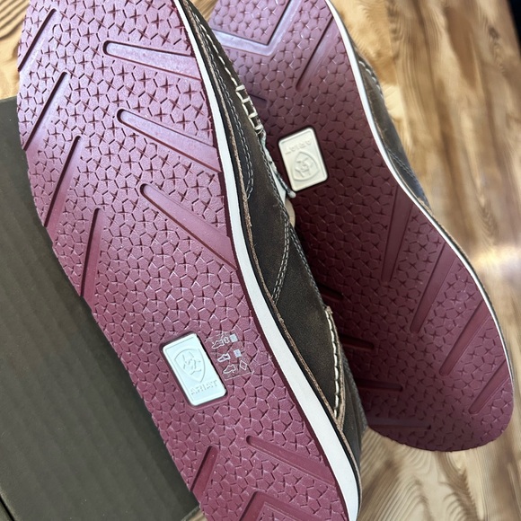 ARIAT WOMEN'S BUFFALO PRINT CASUAL VAMP CRUISER SHOES - MOC TOE - Picture 7 of 10